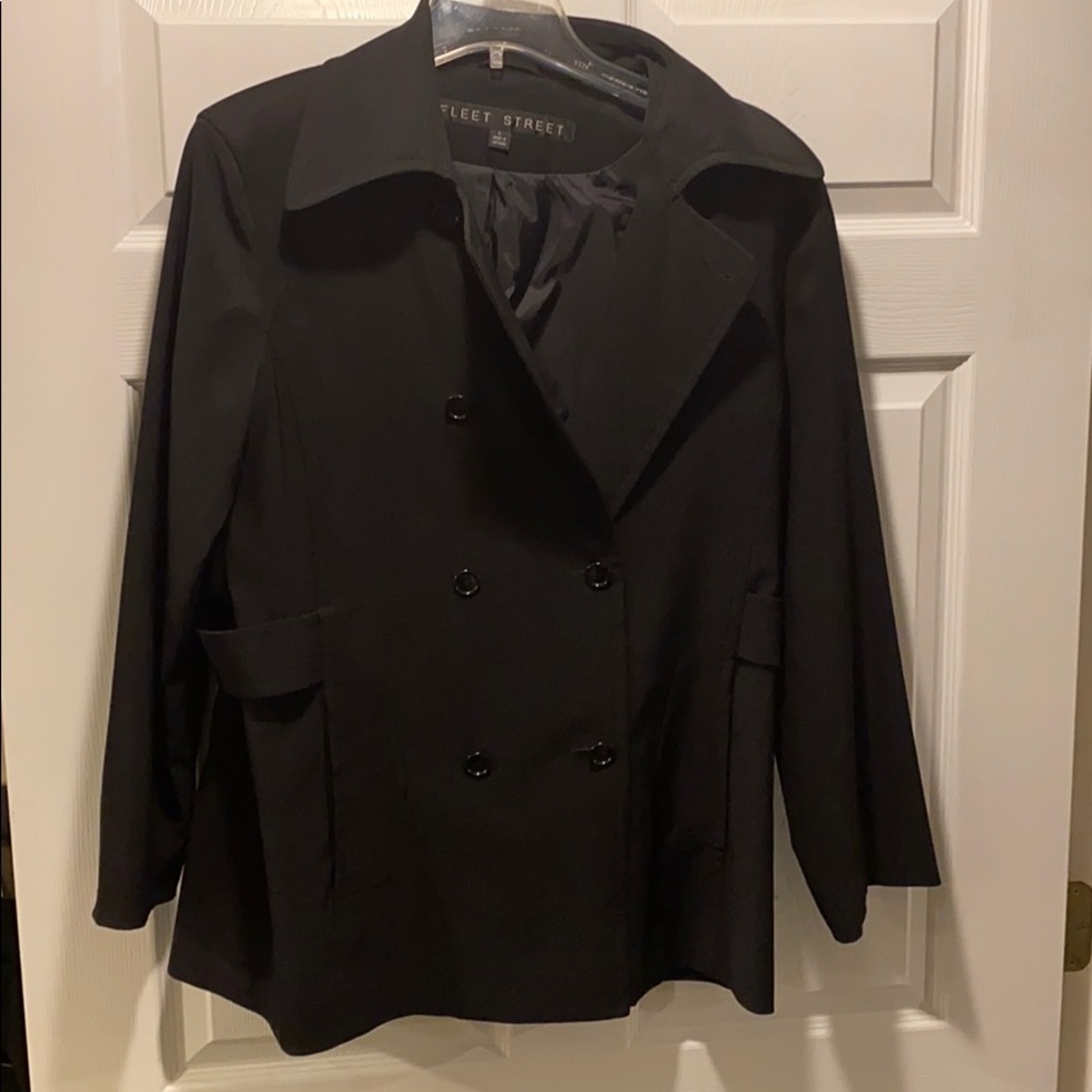 Black short spring jacket